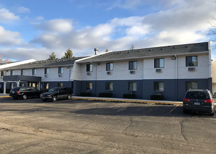 Burnsville Inn & Suites