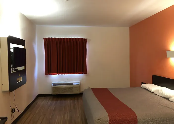 Motel 6-Woodway, Tx