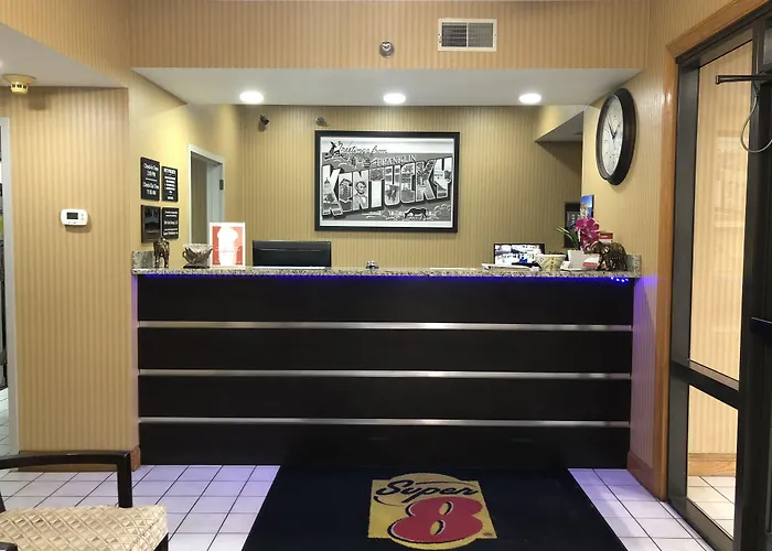 Super 8 By Wyndham Franklin Hwy 31 Hotel