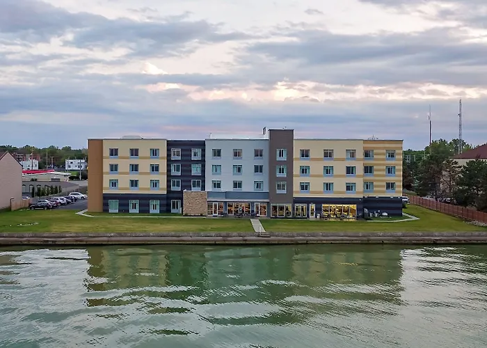 Fairfield By Marriott Port Clinton Waterfront Hotel