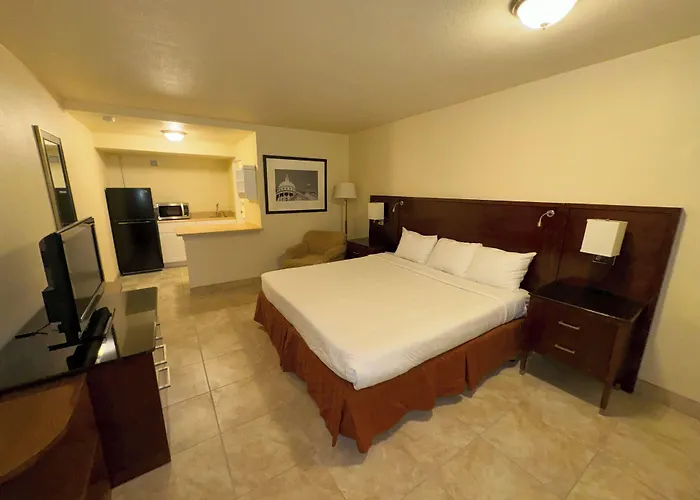 Big Chile Inn & Suites Las Cruces