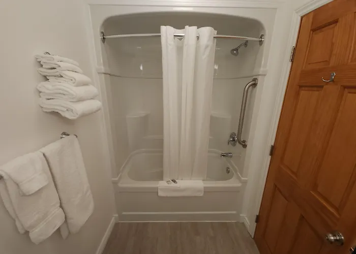 White River Hotels