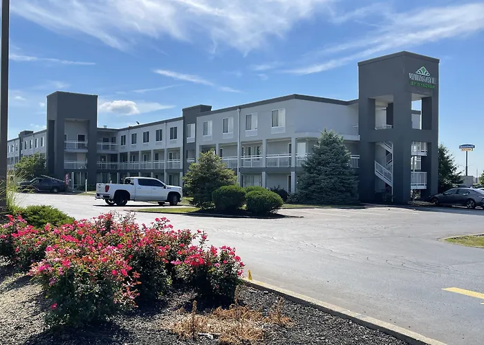 Baymont By Wyndham Dayton North Hotel