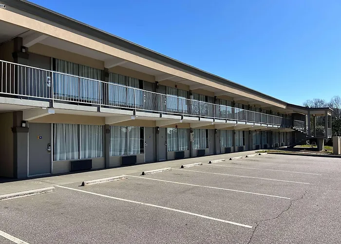 Days Inn By Wyndham Monroe Nc
