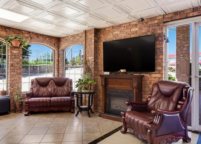 Rodeway Inn Branson, Brick House