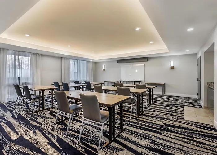 Best Western Plus Elgin - Chicago West Dundee