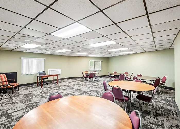 Quality Inn West Des Moines I-80 & I-235