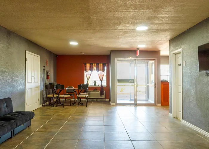 Woodfield Inn & Suites Hotel O, Yoakum Tx 111