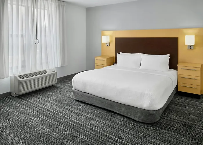 Towneplace Suites By Marriott Lawrence Downtown