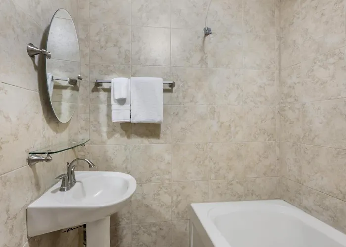 Best Western Plus Swiss Chalet Hotel & Suites Pecos