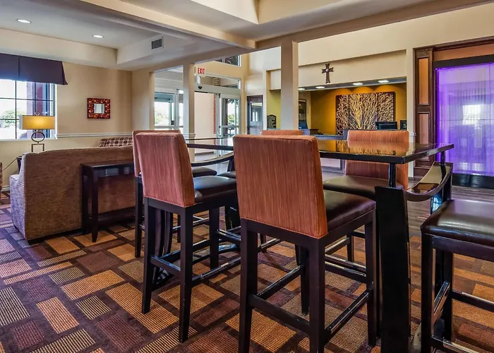Baymont By Wyndham Lubbock Hotel