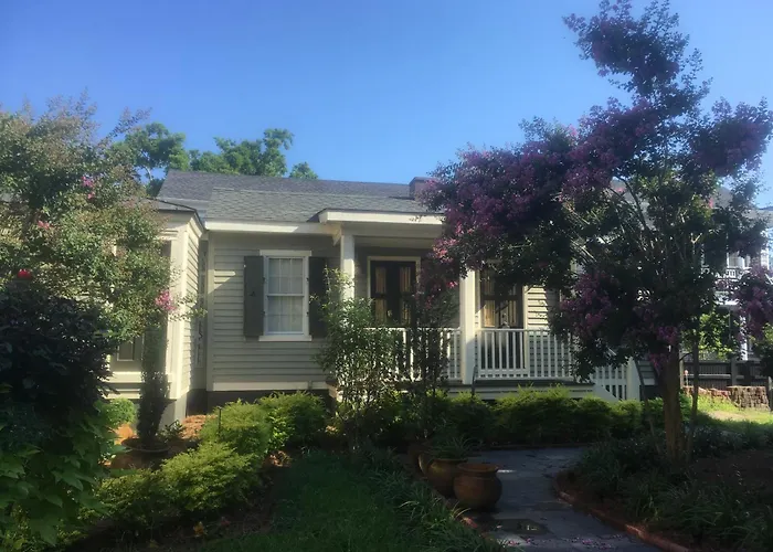 22 Charlotte Bed & Breakfast Charleston
