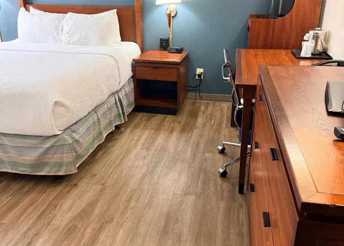 Quality Inn & Suites Black River Falls I-94
