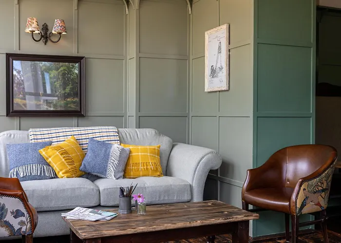 Yelverton Hotels