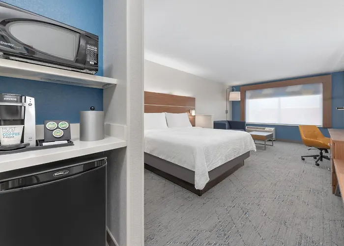 Holiday Inn Express & Suites Moore By Ihg
