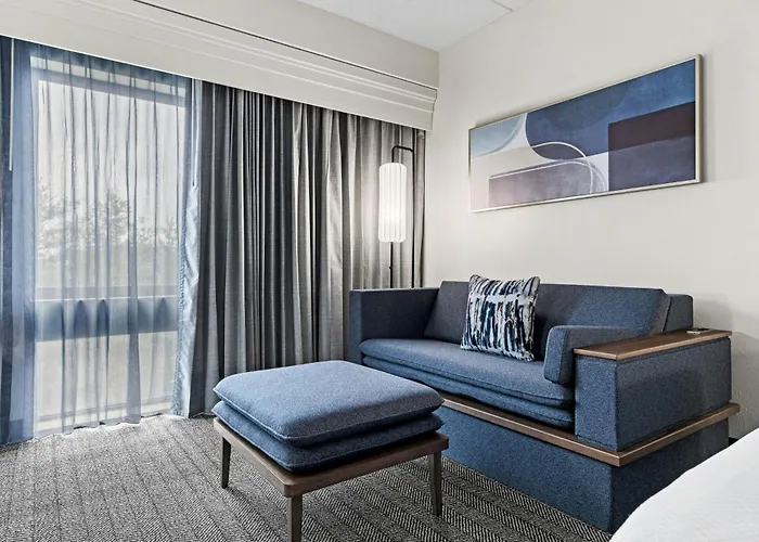 Courtyard By Marriott Clarksville