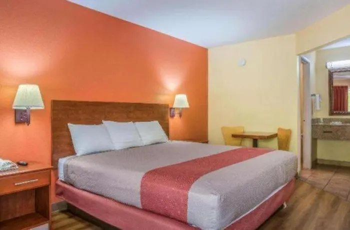 Rodeway Inn & Suites Lakeview