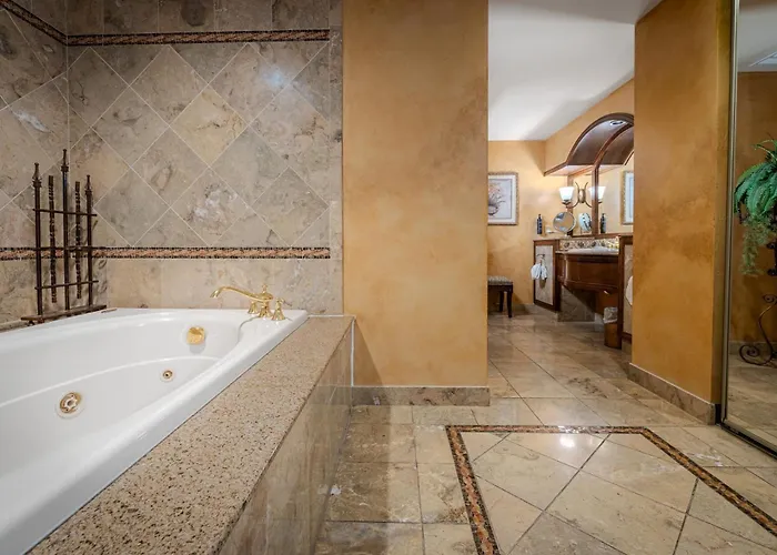 Chateau On The Lake Resort Spa And Convention Center Branson
