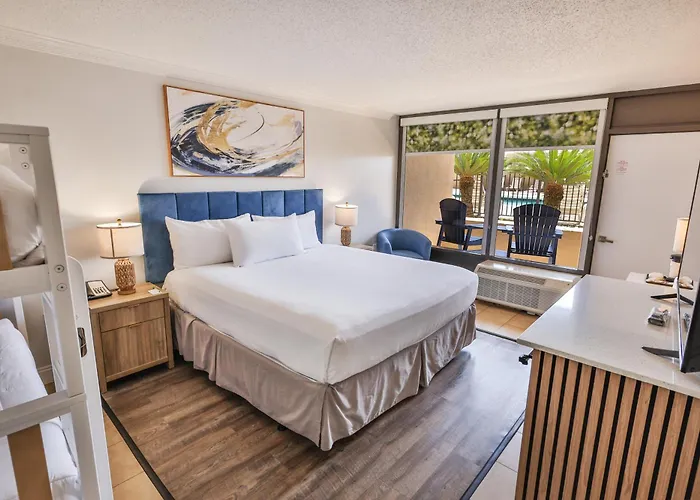 Wyndham Garden Fort Walton Beach - Fully Renovated