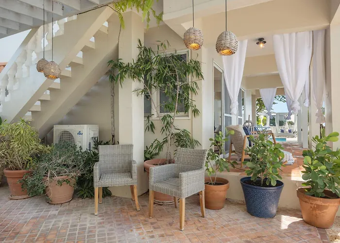 Tres Sirenas Beach Inn Rincon
