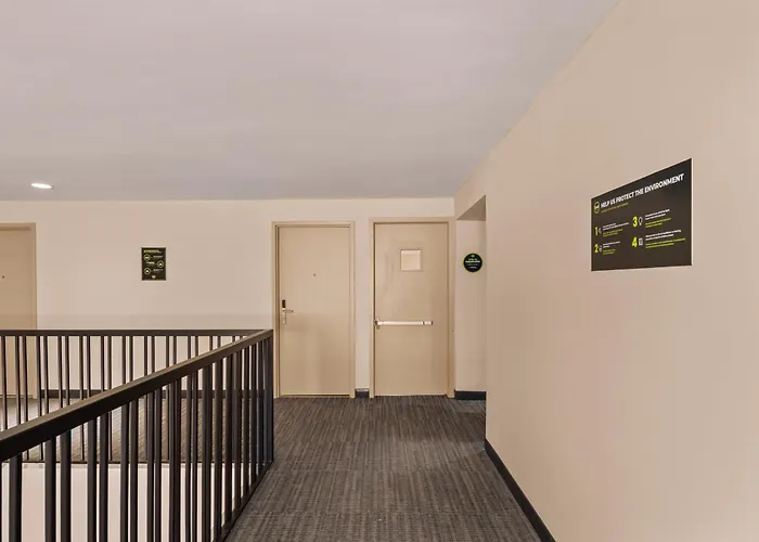 B&B Hotel Jacksonville Airport - Newly Renovated!