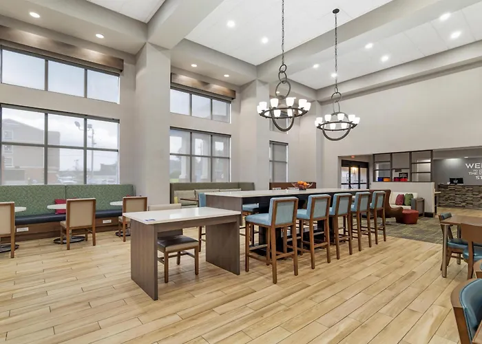 Hampton Inn & Suites Augusta West