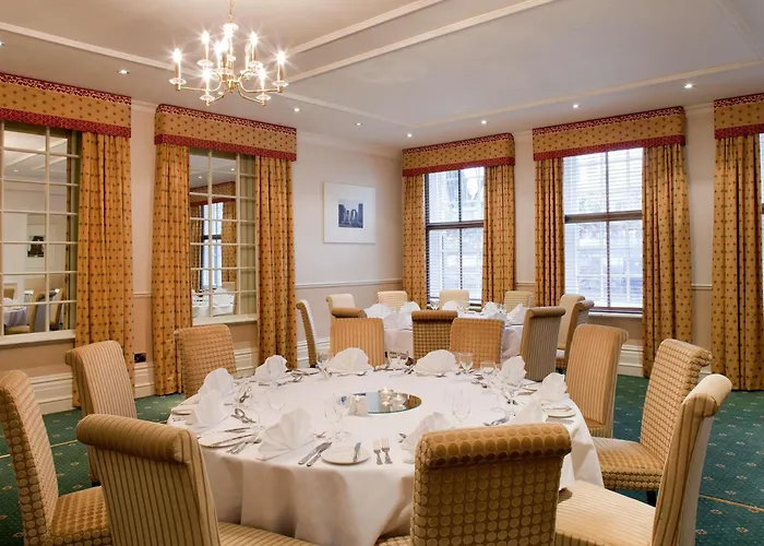 Salisbury Hotels