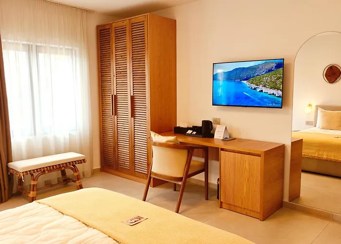 Sarande Hotels