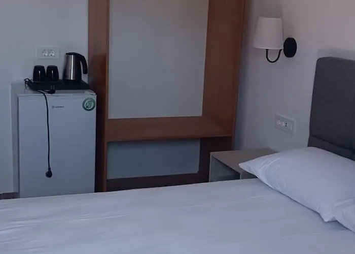 Loutro Hotels