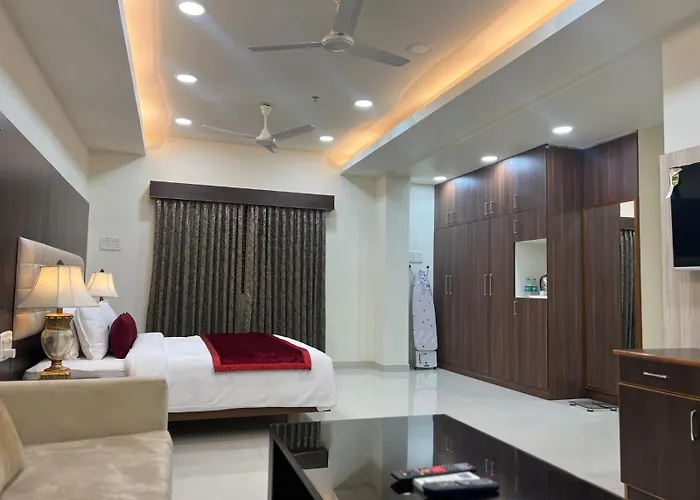 Tiruchchendur Hotels