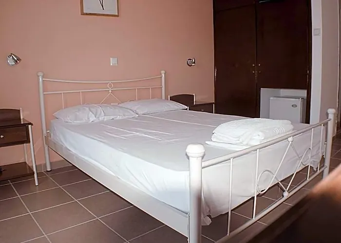 Porto Rafti Hotels