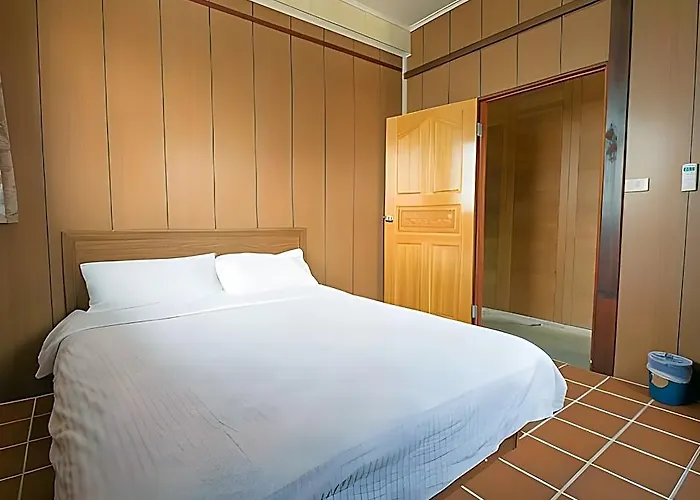 Jiufen Hotels