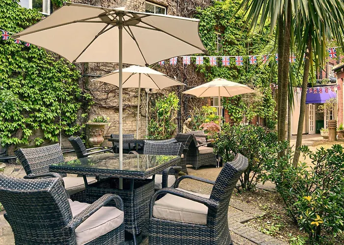 Salisbury Hotels