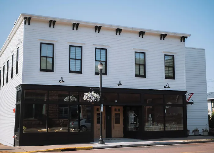 Bayfield Hotels