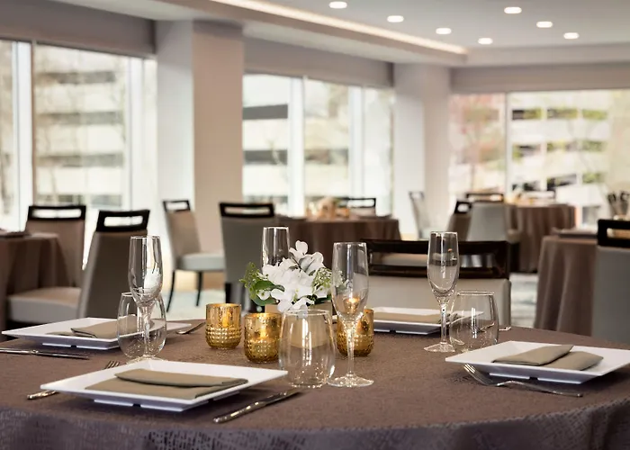 Ellenwood Hotels