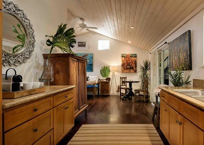 Paia Hotels