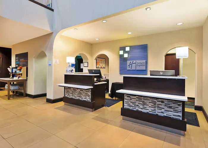 Oak Island Hotels