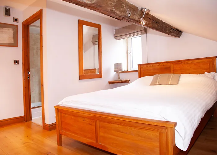 Holmfirth Hotels