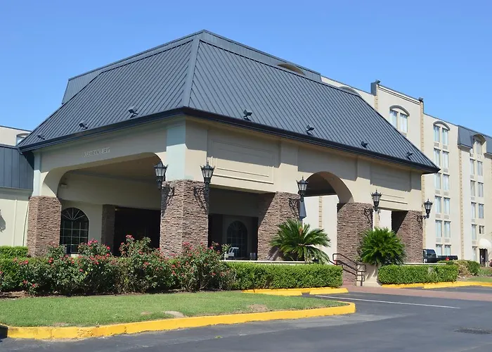 Wyndham Garden Lafayette Hotel