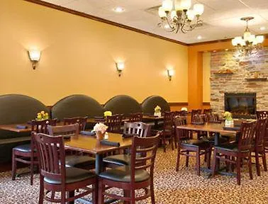 Ramada Convention Center Eau Claire Hotel