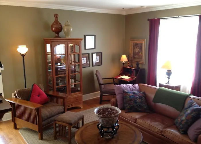 The Belvedere Inn & Restaurant Saugatuck