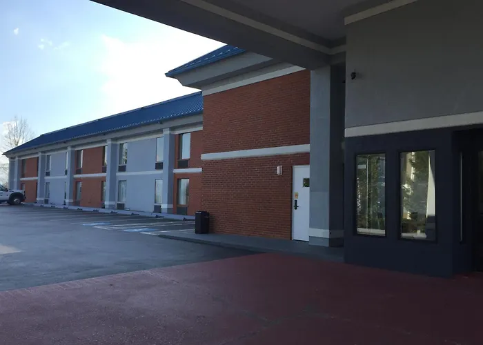 Super 8 By Wyndham Dandridge Hotel