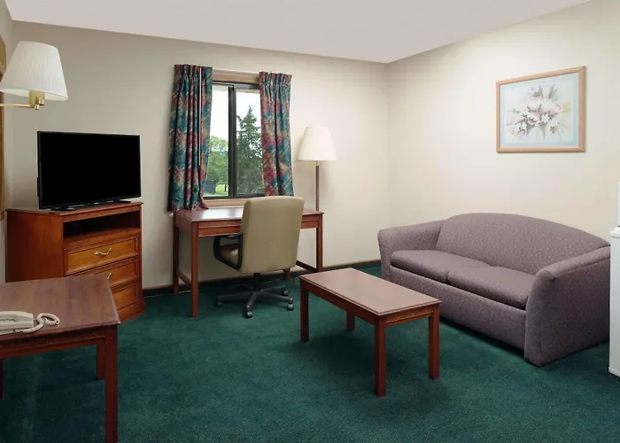 Days Inn By Wyndham Lincoln South
