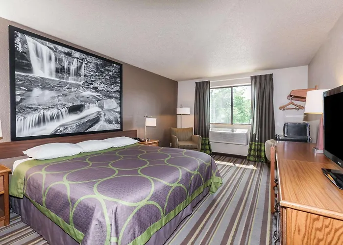 Super 8 By Wyndham Dunbar/Charleston Area Hotel