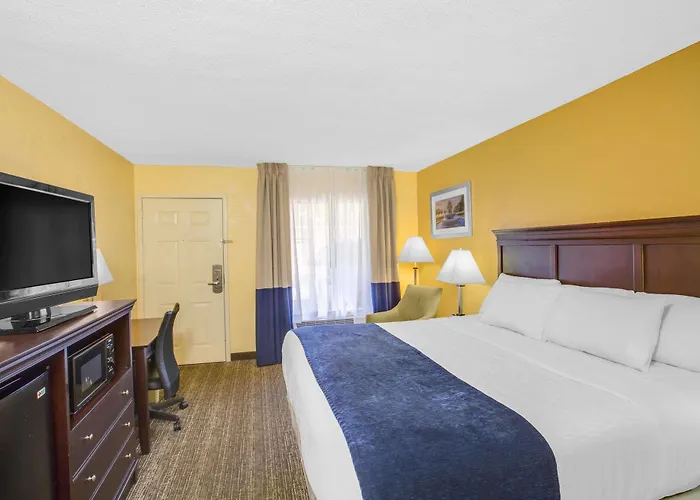 Days Inn By Wyndham Charleston Historic District