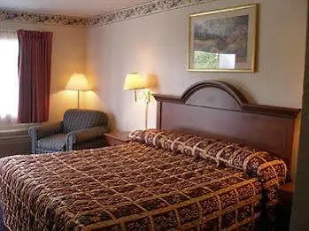 Hampton Bay Plaza And Suites