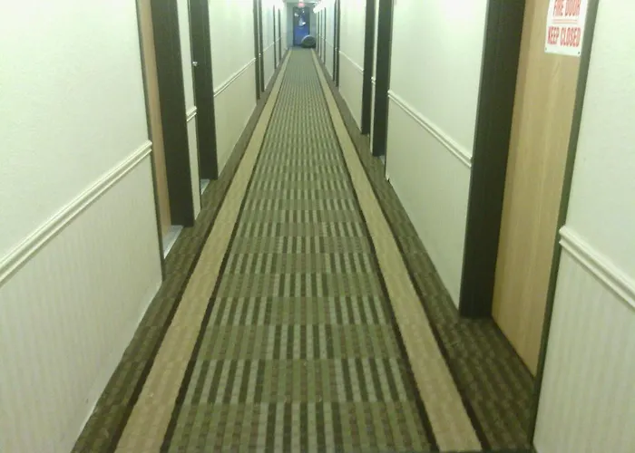 Village Inn Motel Des Moines