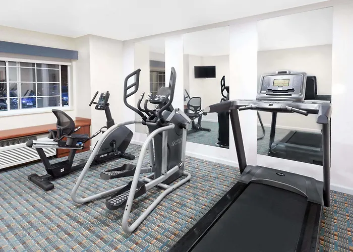 Microtel Inn & Suites By Wyndham Green Bay
