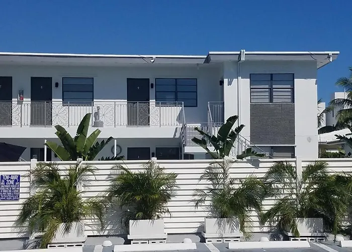 Makani Beach House 335 Hollywood