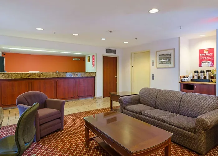 Econo Lodge Inn & Suites Johnson City
